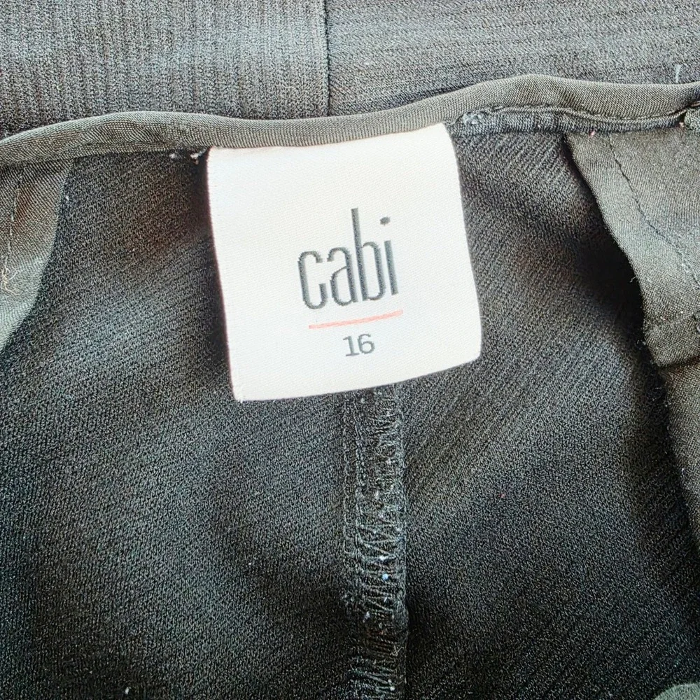 Cabi Maestro Ankle Pants Black Trousers Style 3922 Snap Button Detail Womens 16